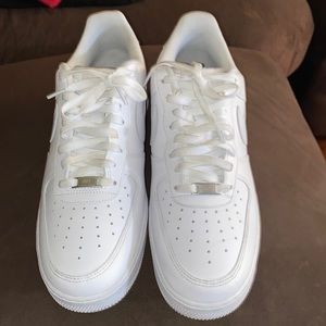 White Airforce 1s